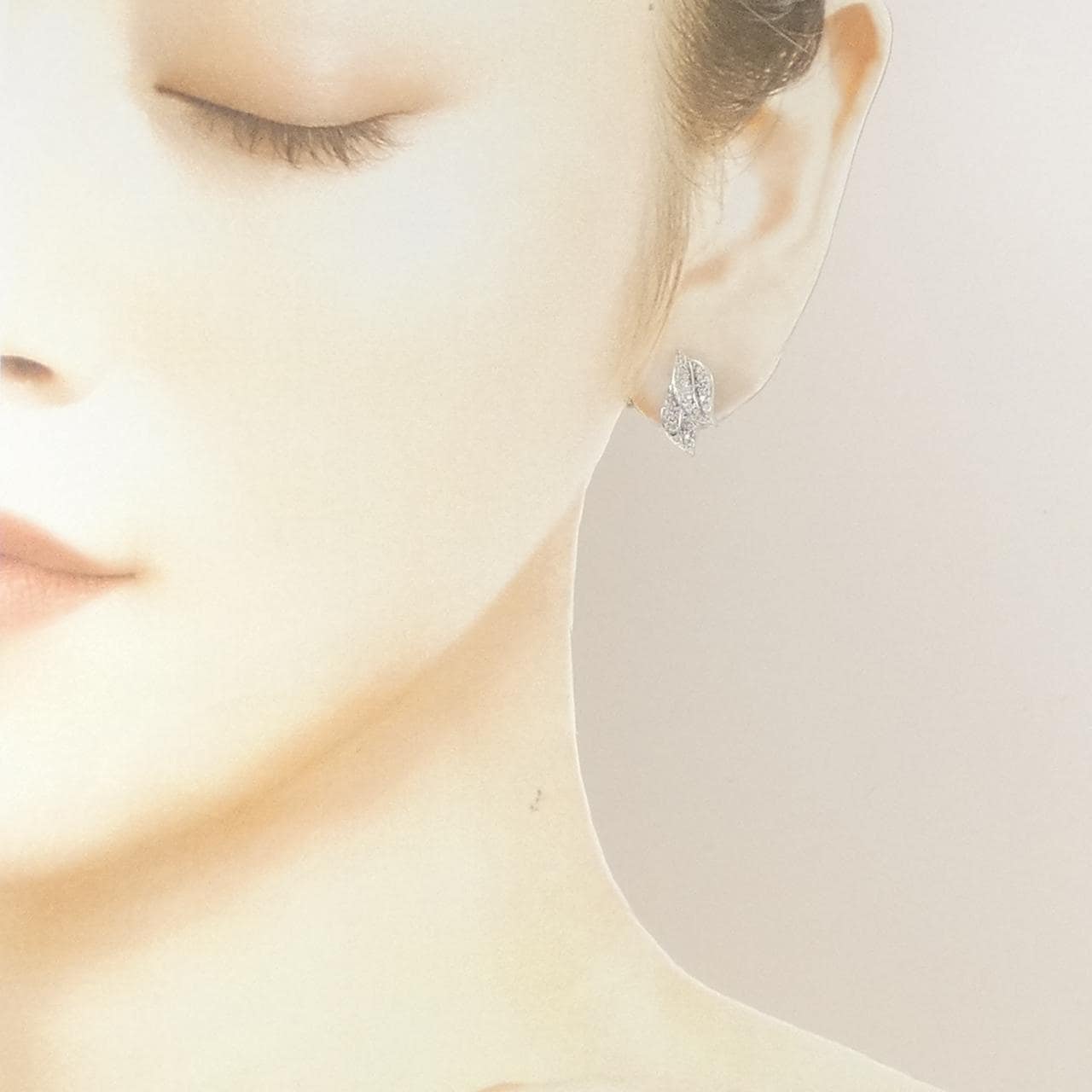 K18WG リーフ パヴェ ダイヤモンド ピアス 0.38CT