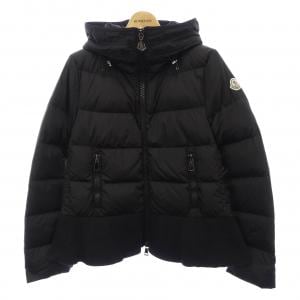 モンクレール MONCLER ダウンジャケット