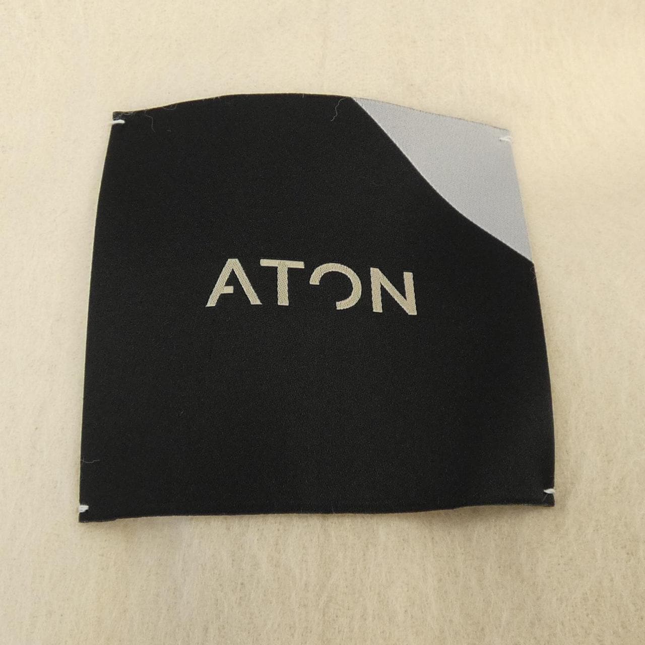 エイトン ATON ロングベスト