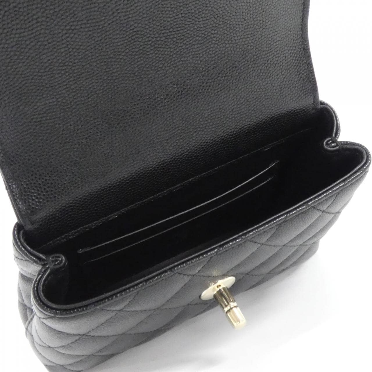 【未使用品】シャネル AP4244 チェーンクラッチ