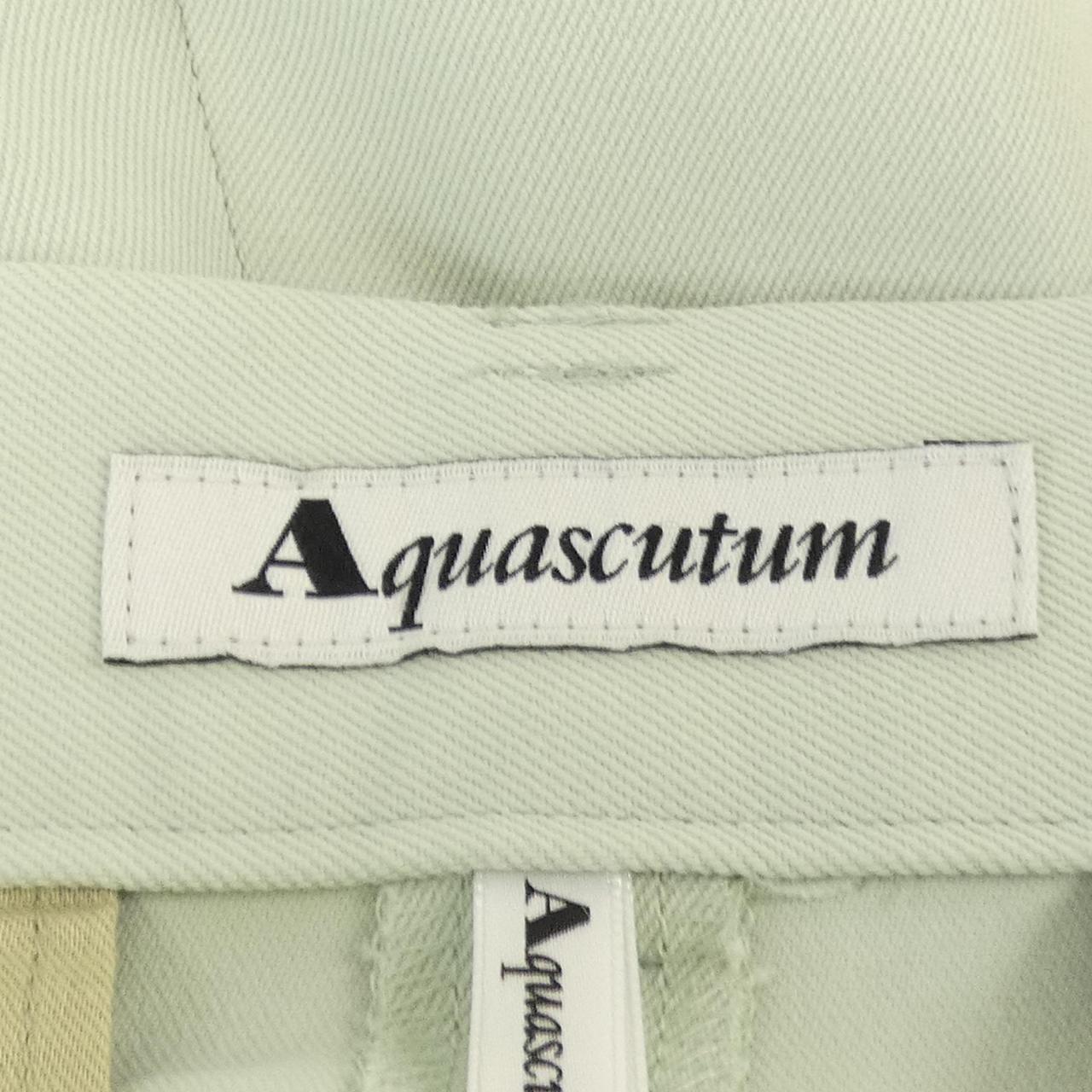 アクアスキュータム Aquascutum パンツ