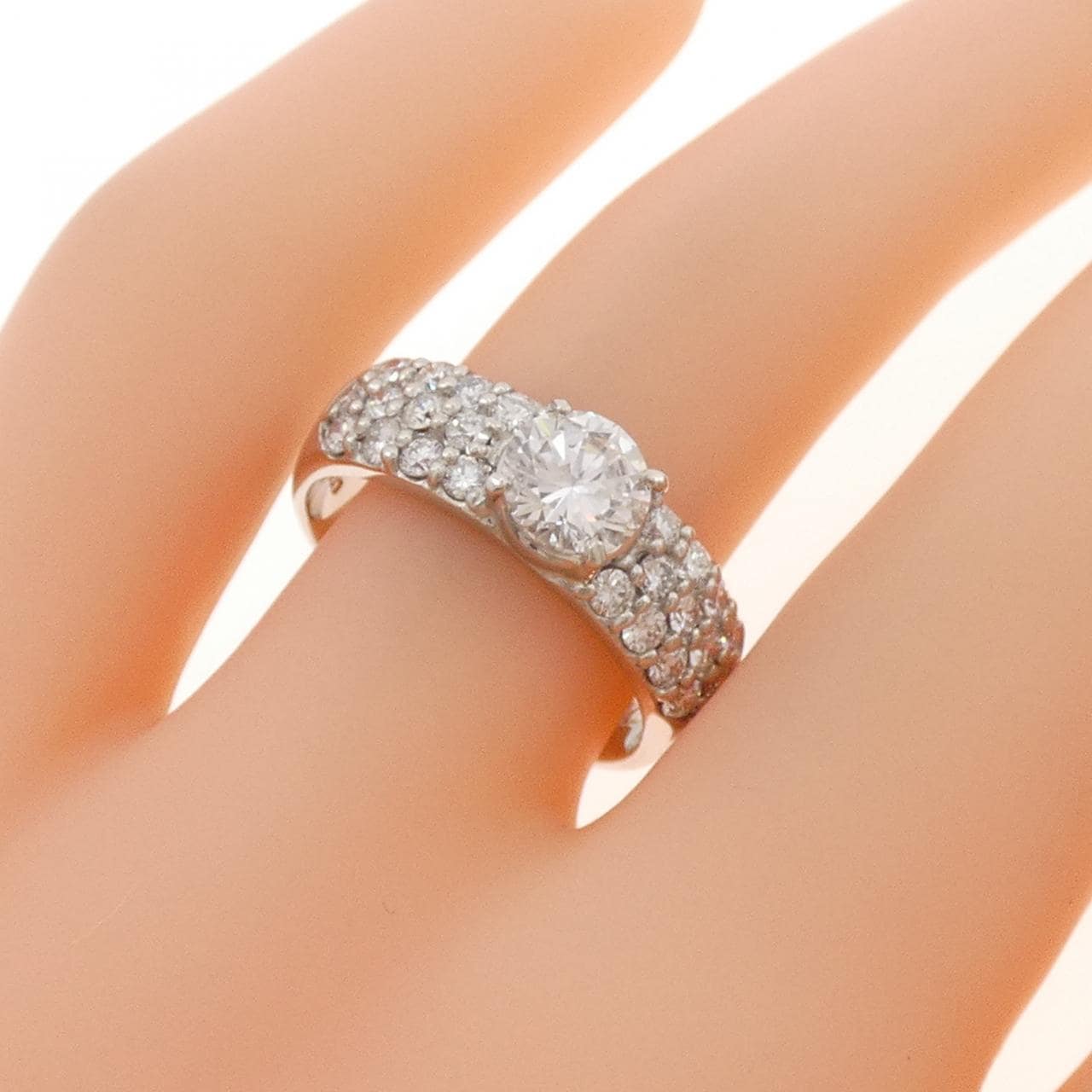 PT900 ダイヤモンド リング 0.719CT E VS1 Good