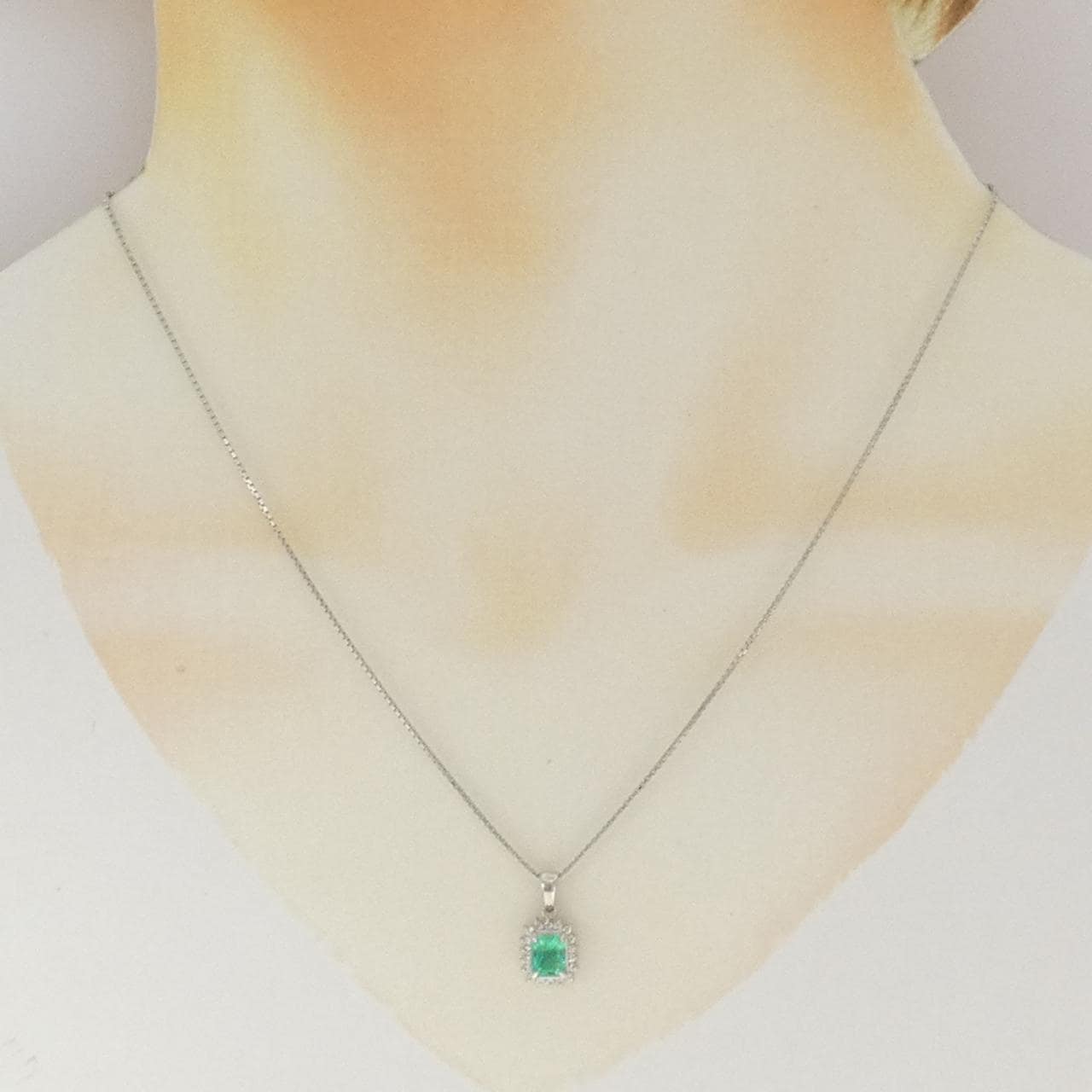 PT900/PT850 エメラルド ネックレス 0.66CT