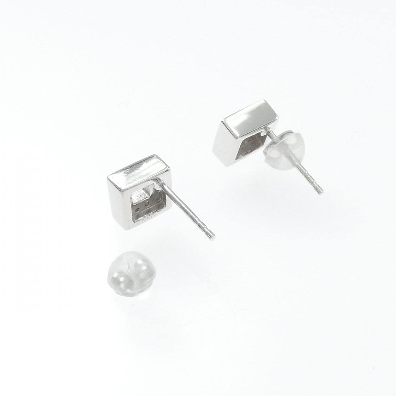 750WG/K18WG钻石耳环