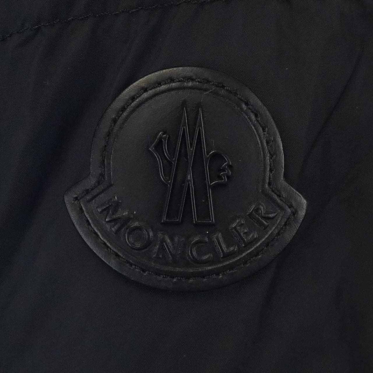 モンクレール MONCLER ダウンジャケット