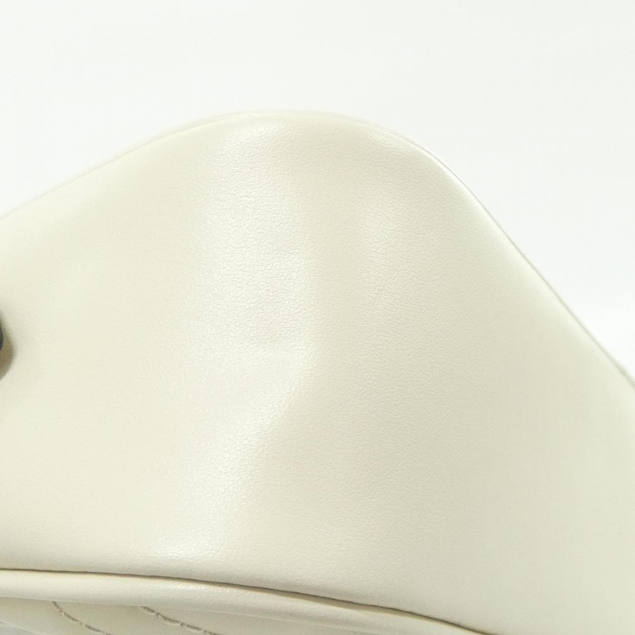 グッチ GG MARMONT 447632 DTD1T ショルダーバッグ