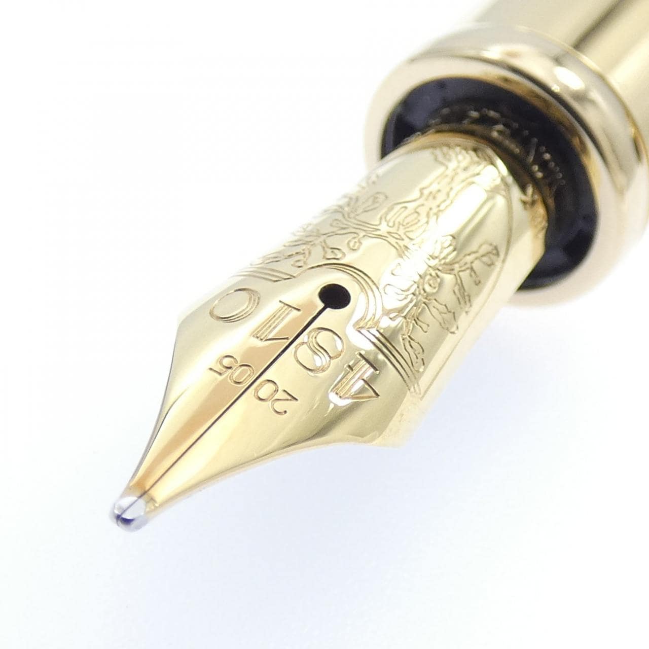 MONTBLANC 2005 Julius II Gold Plated 35576 Fountain Pen
