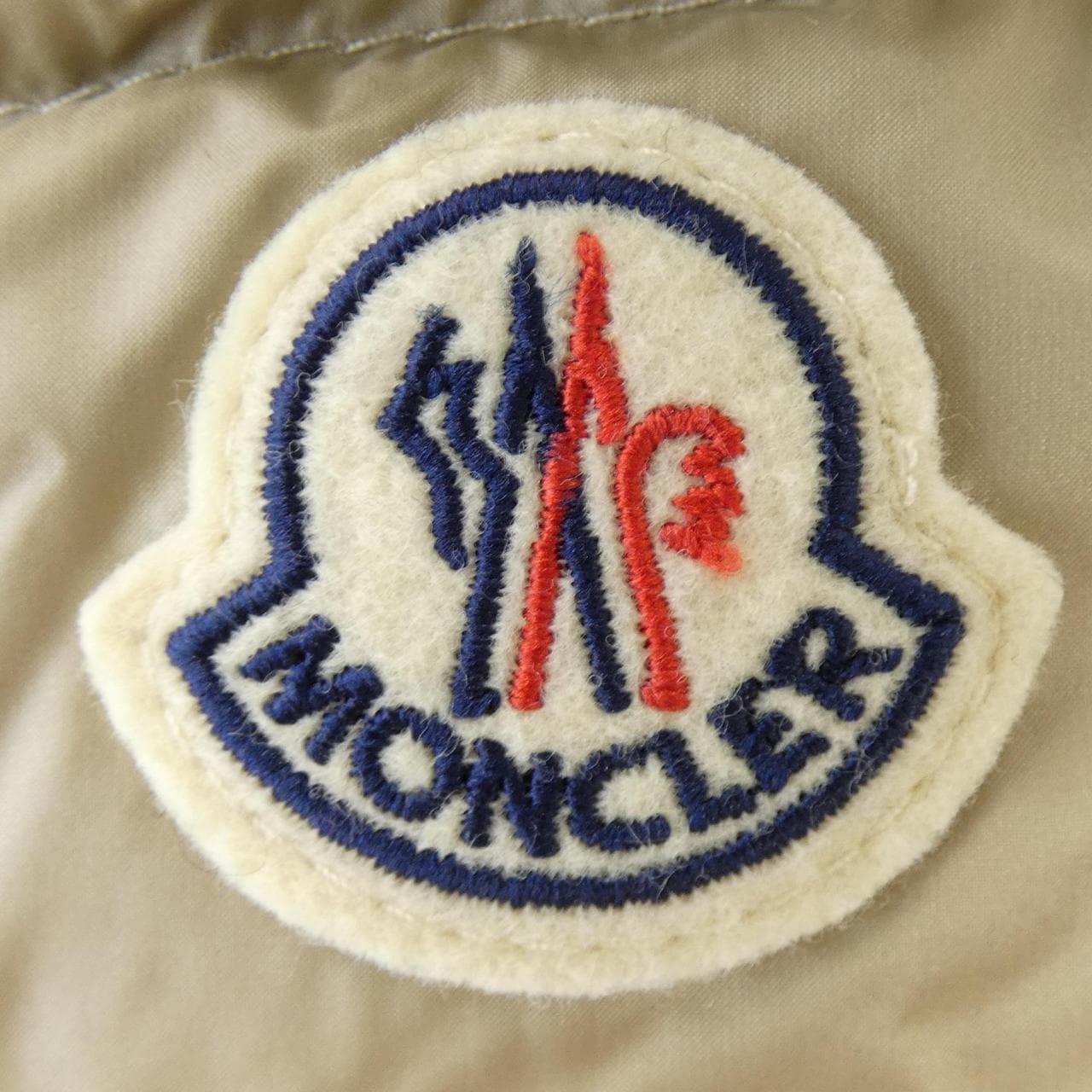 モンクレール MONCLER ダウンジャケット