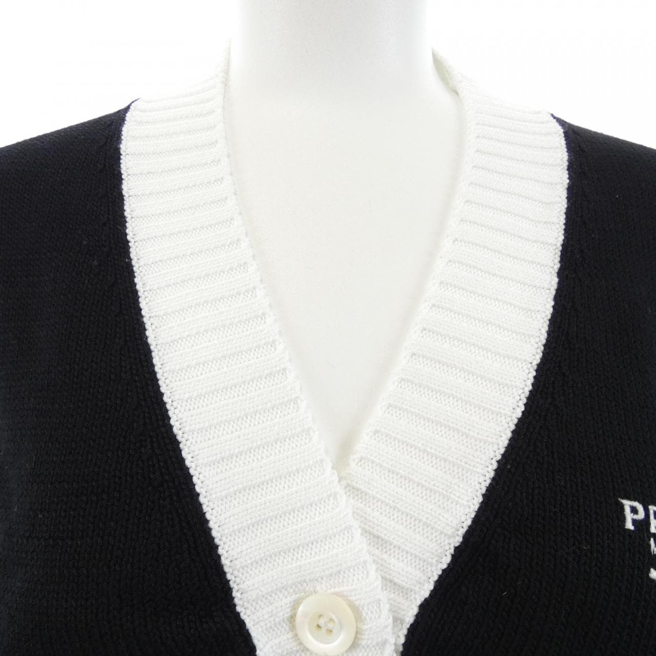 プラダ PRADA クロップド セミラグランショルダー P25I04 S211 1ZO5 カーディガン