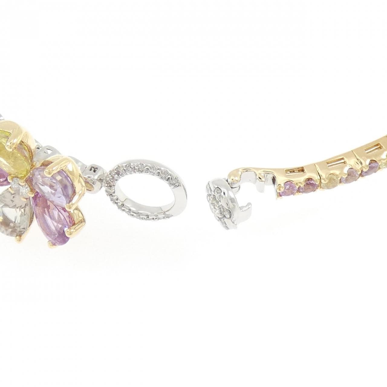 750YG/750WG フラワー サファイヤ バングル 5.79CT