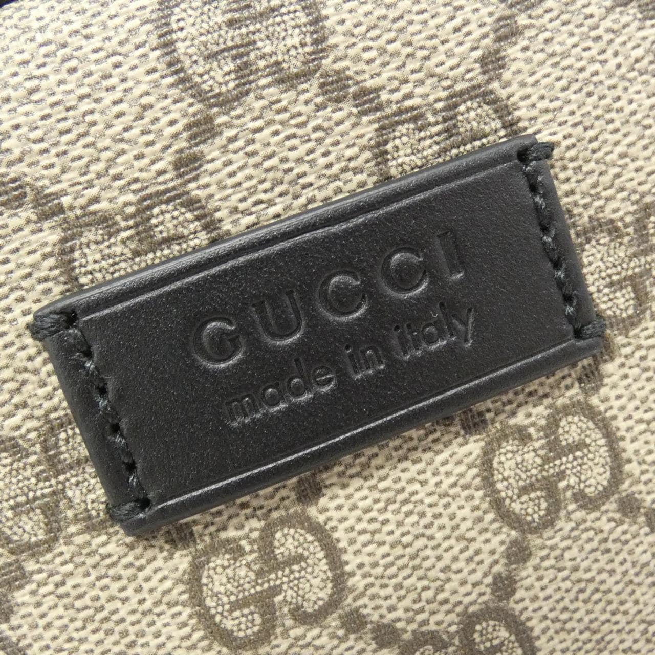 Gucci 429020 KLQAX双肩包