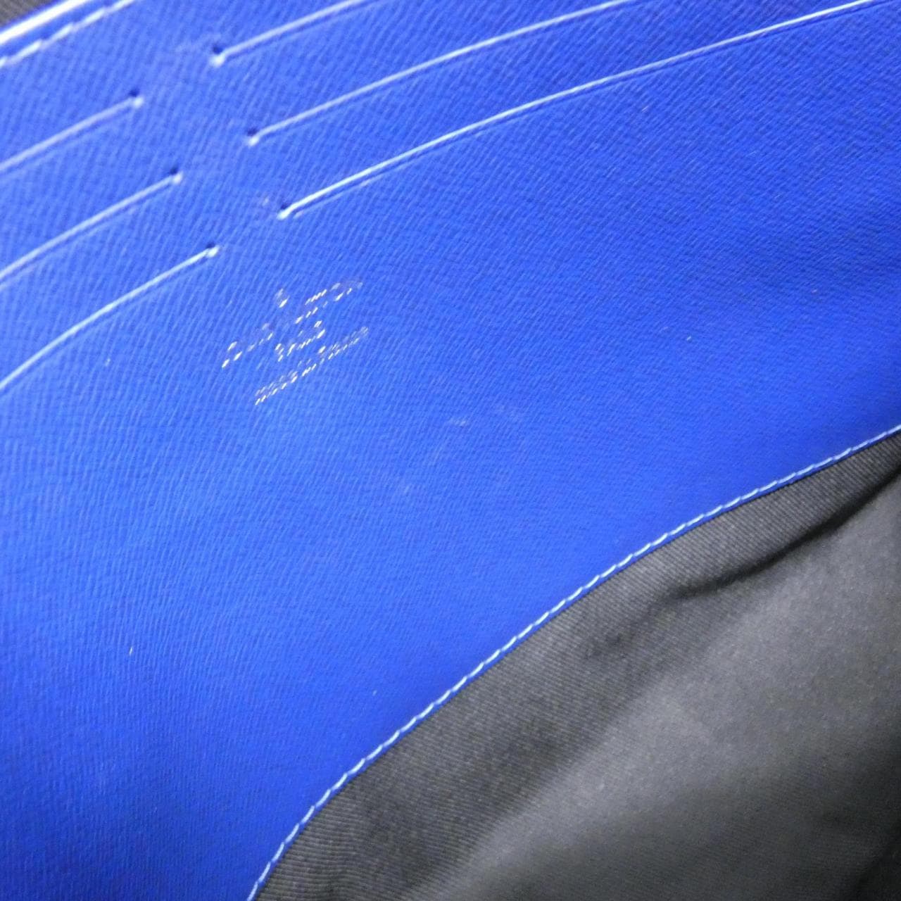 ルイヴィトン タイガ ラマ ポシェット ヴォワヤージュ MM M30423 バッグ