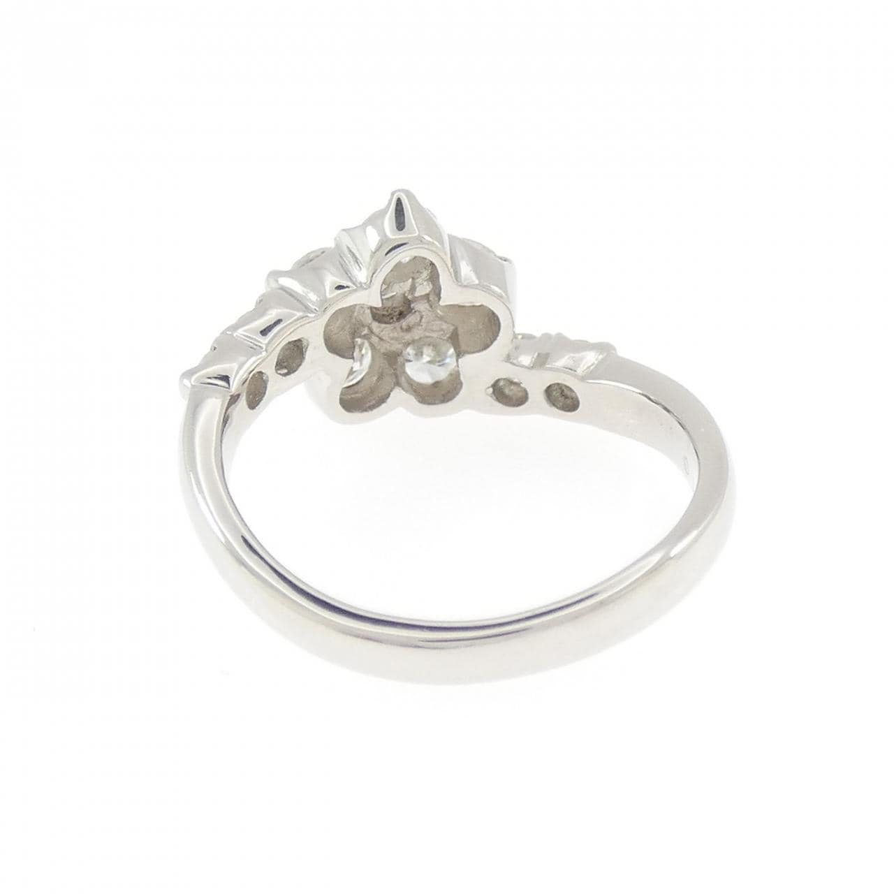 PT900 フラワー ダイヤモンド リング 0.70CT