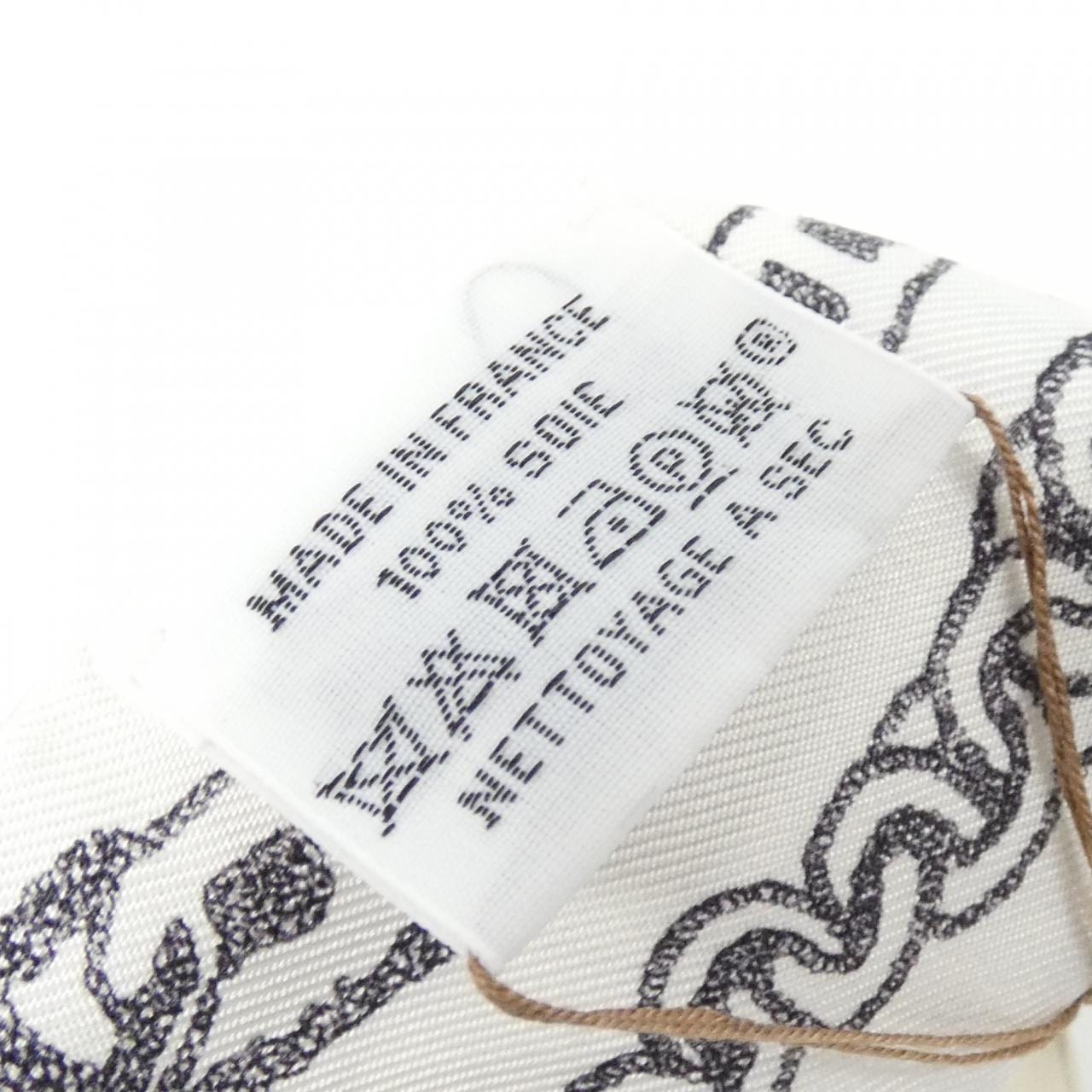 【未使用品】エルメス BOUCLES ET MAILLONS ツイリー 064367S スカーフ
