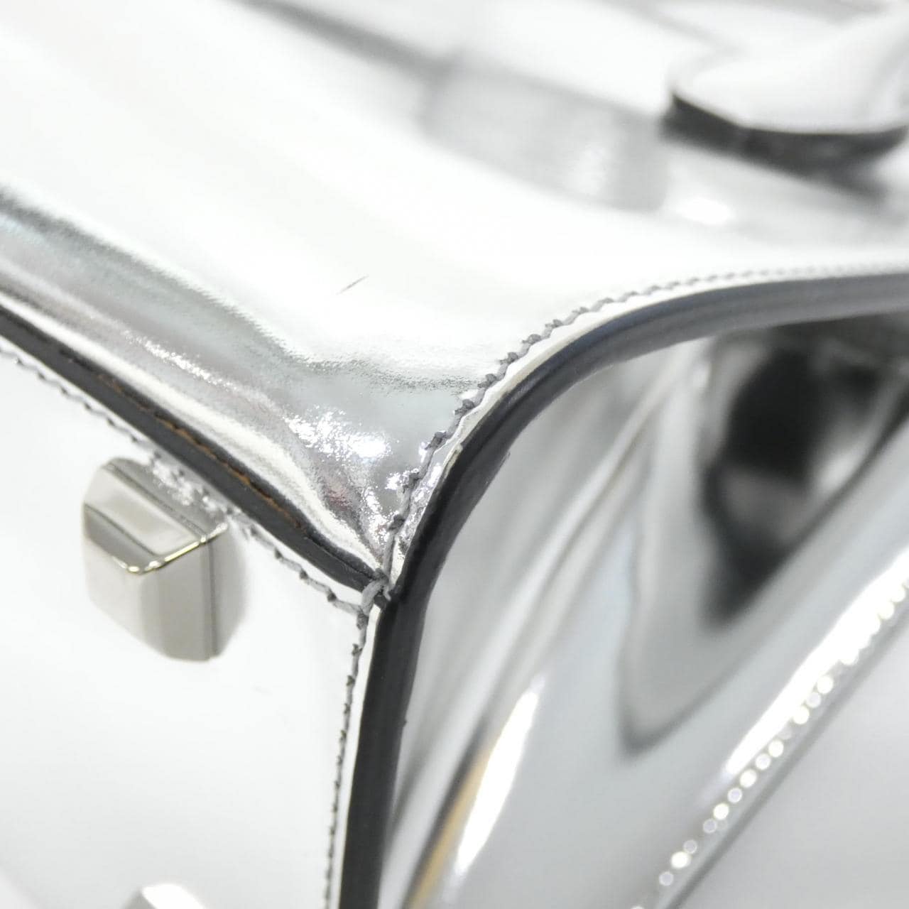 サルヴァトーレフェラガモ 21 1424 バッグ