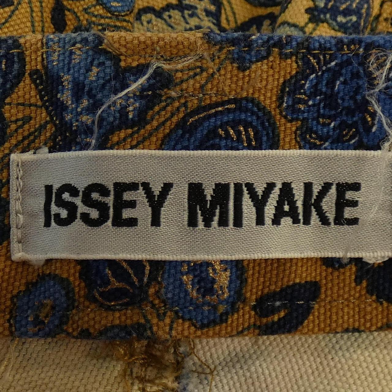 Issey Miyake ISSEY MIYAKE Pants