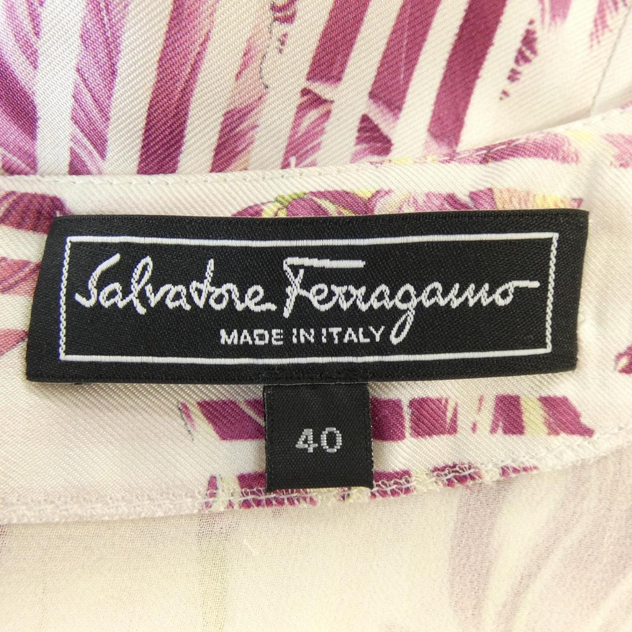 サルヴァトーレフェラガモ SALVATORE FERRAGAMO ワンピース