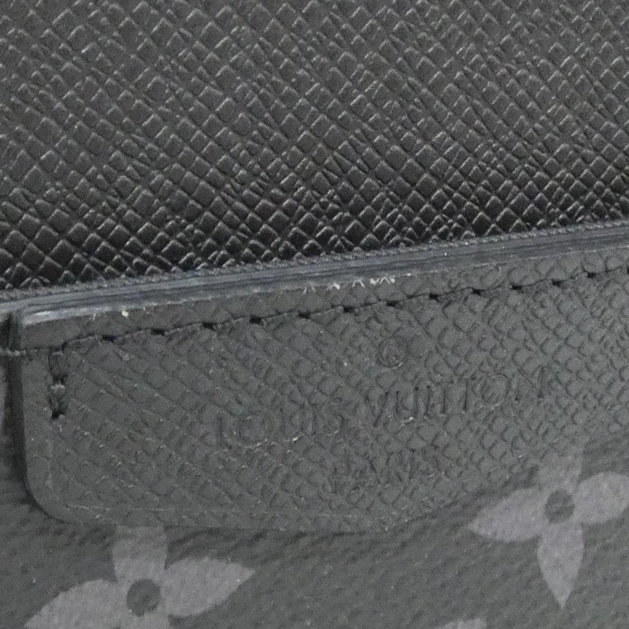 ルイヴィトン タイガ ラマ アウトドア スリングバッグ M30741 ショルダーバッグ