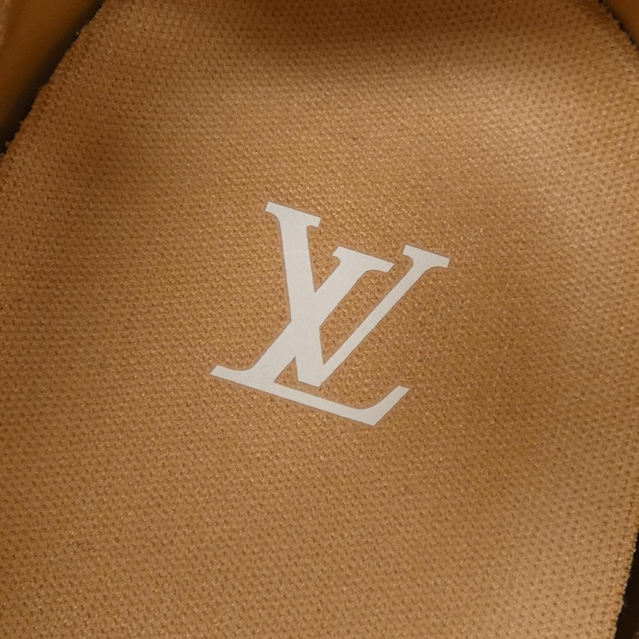 ルイヴィトン LOUIS VUITTON LVバターソフト スニーカー