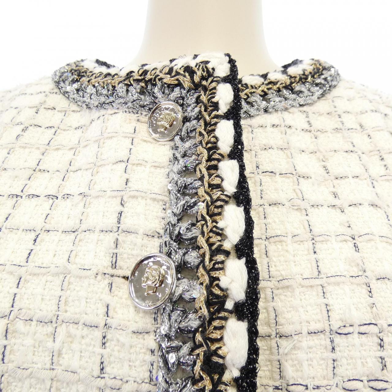 シャネル CHANEL LOOK4 P79364V71556 25S ノーカラージャケット