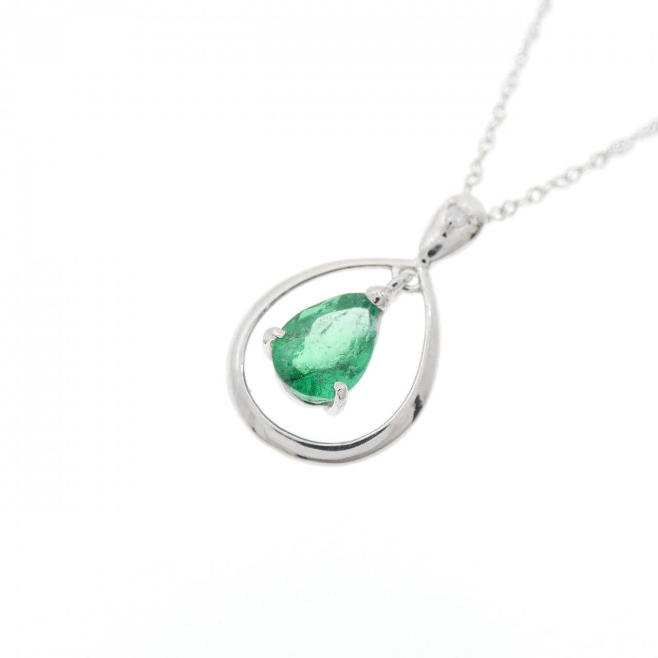 K18WG祖母绿项链0.32CT