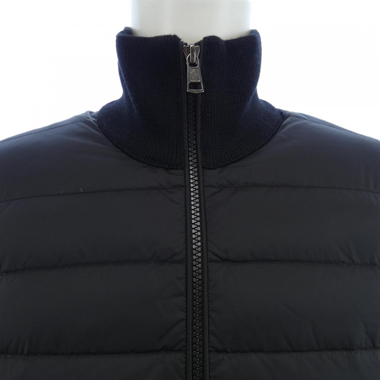 モンクレール MONCLER ダウンジャケット