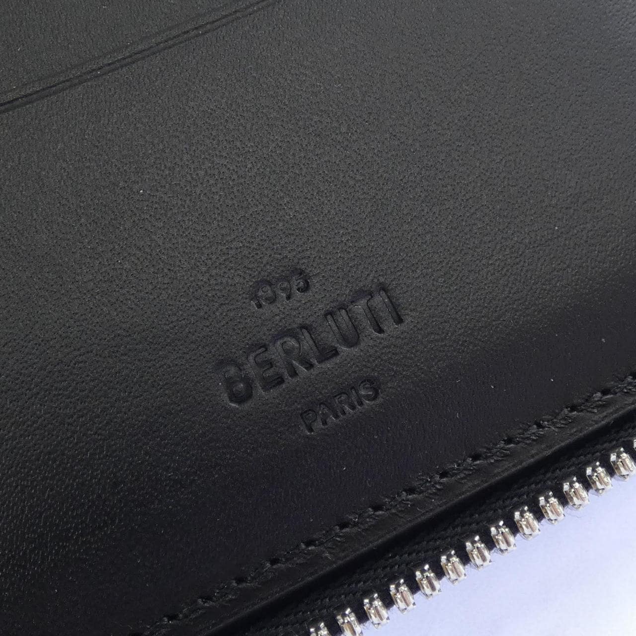 ベルルッティ Berluti タリスクリットレザーロングジップ WALLET