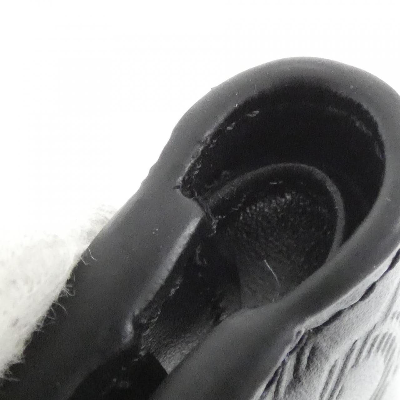 セリーヌ バイ フォールド ウォレット 10C873FQB 財布