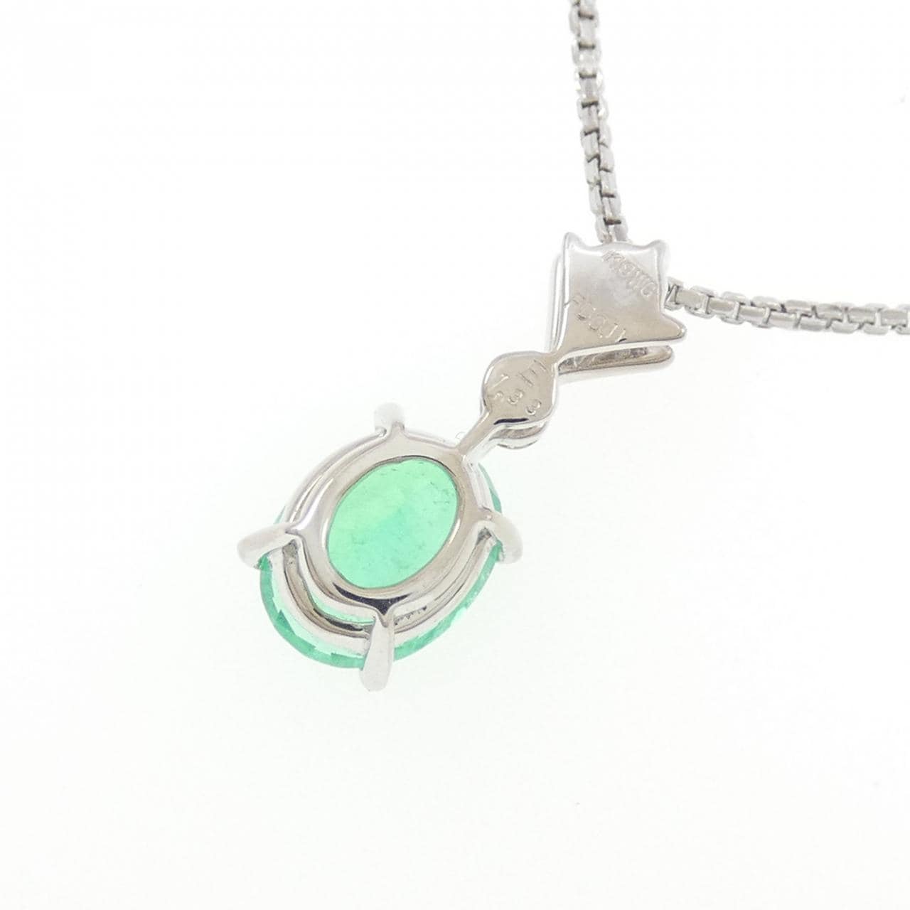 K18WG祖母绿项链1.33CT