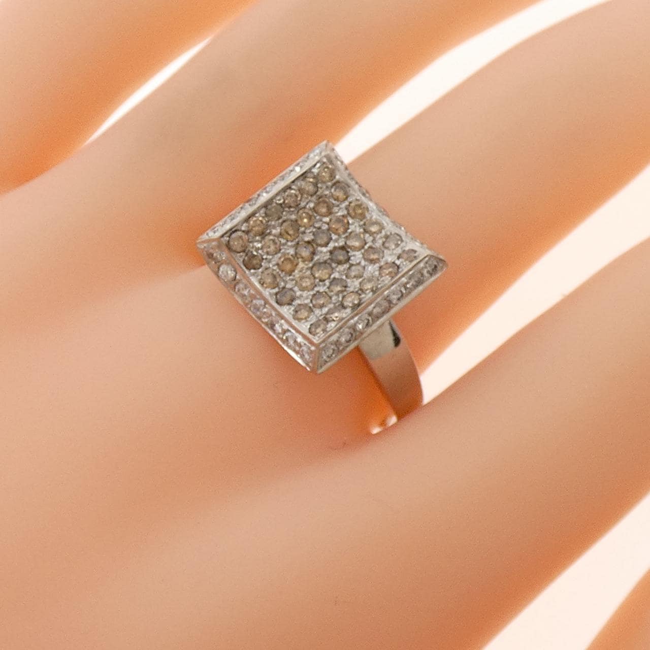 750WG ダイヤモンド リング 0.92CT
