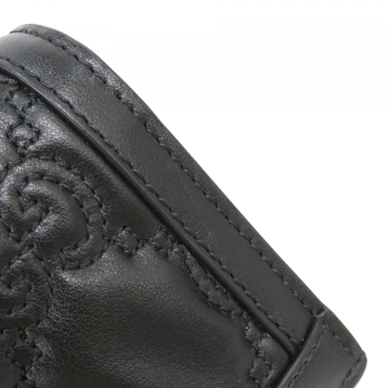 グッチ 723786 UM8IG 財布