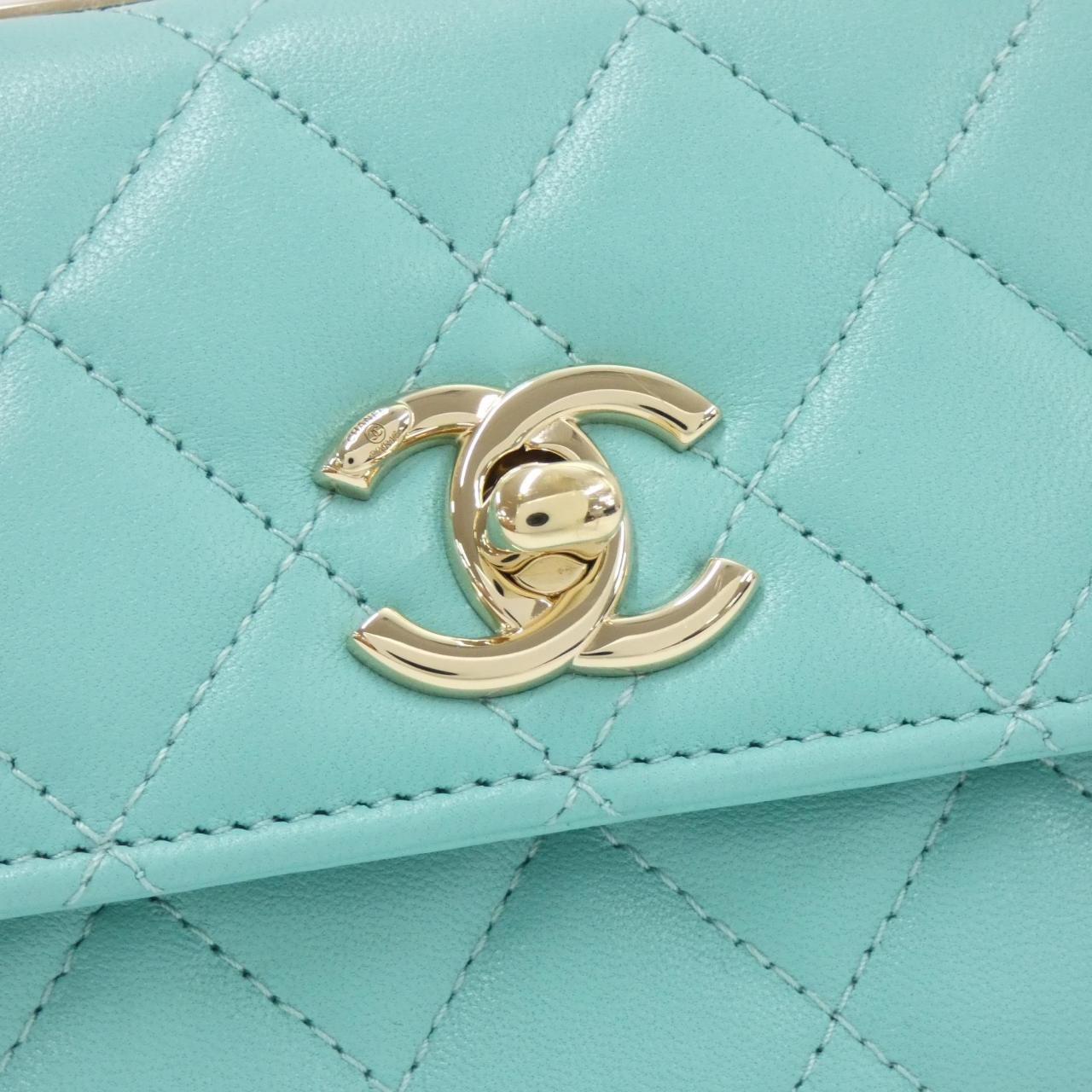 [Unused items] CHANEL AP3493 phone case