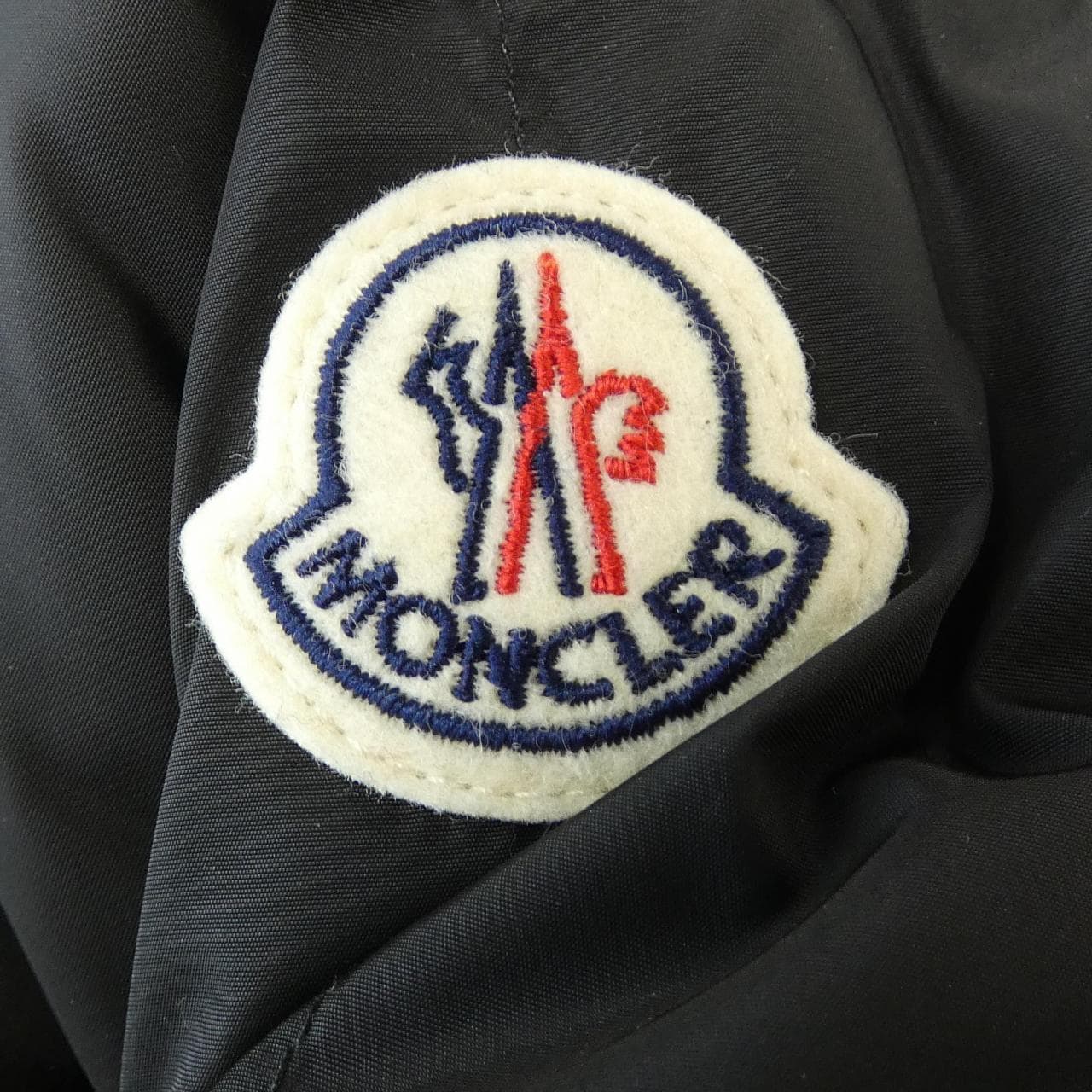 モンクレール MONCLER GENISSIAT ダウンコート