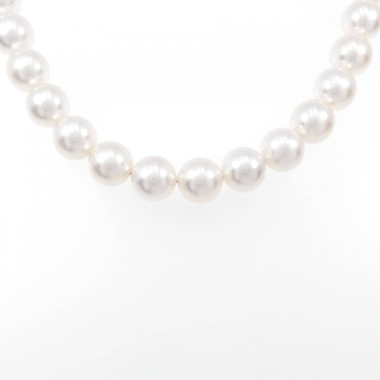 [BRAND NEW] Silver Clasp Akoya Pearl Necklace 8.5-9mm