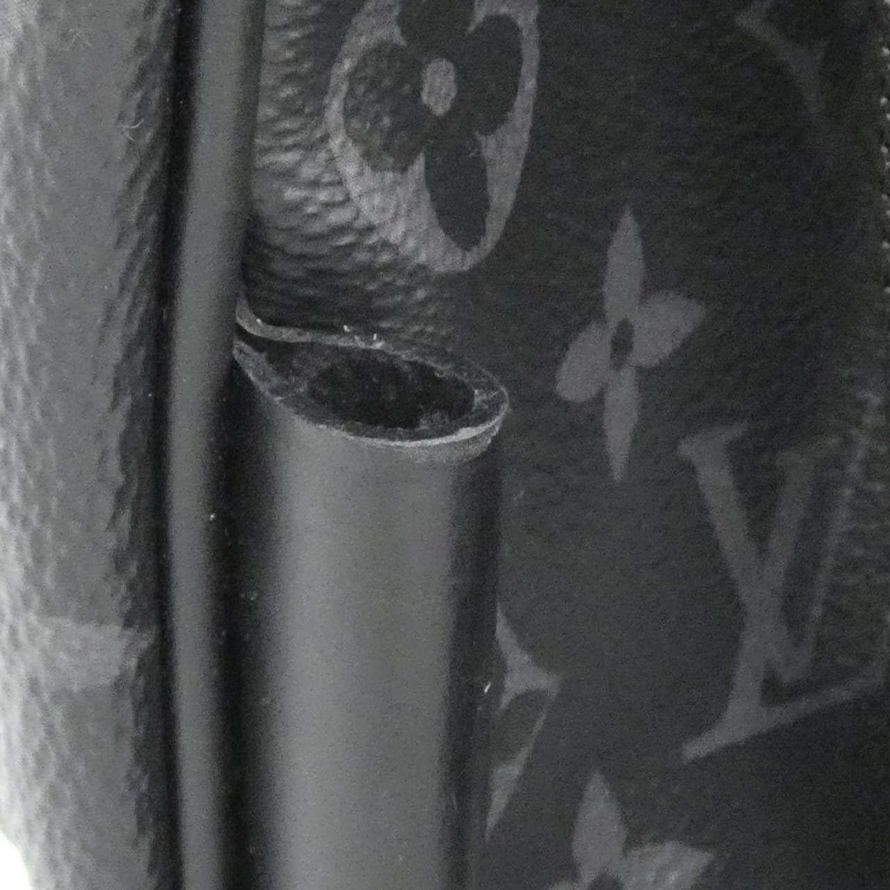 ルイヴィトン モノグラム エクリプス バムバッグ M42906 ショルダーバッグ