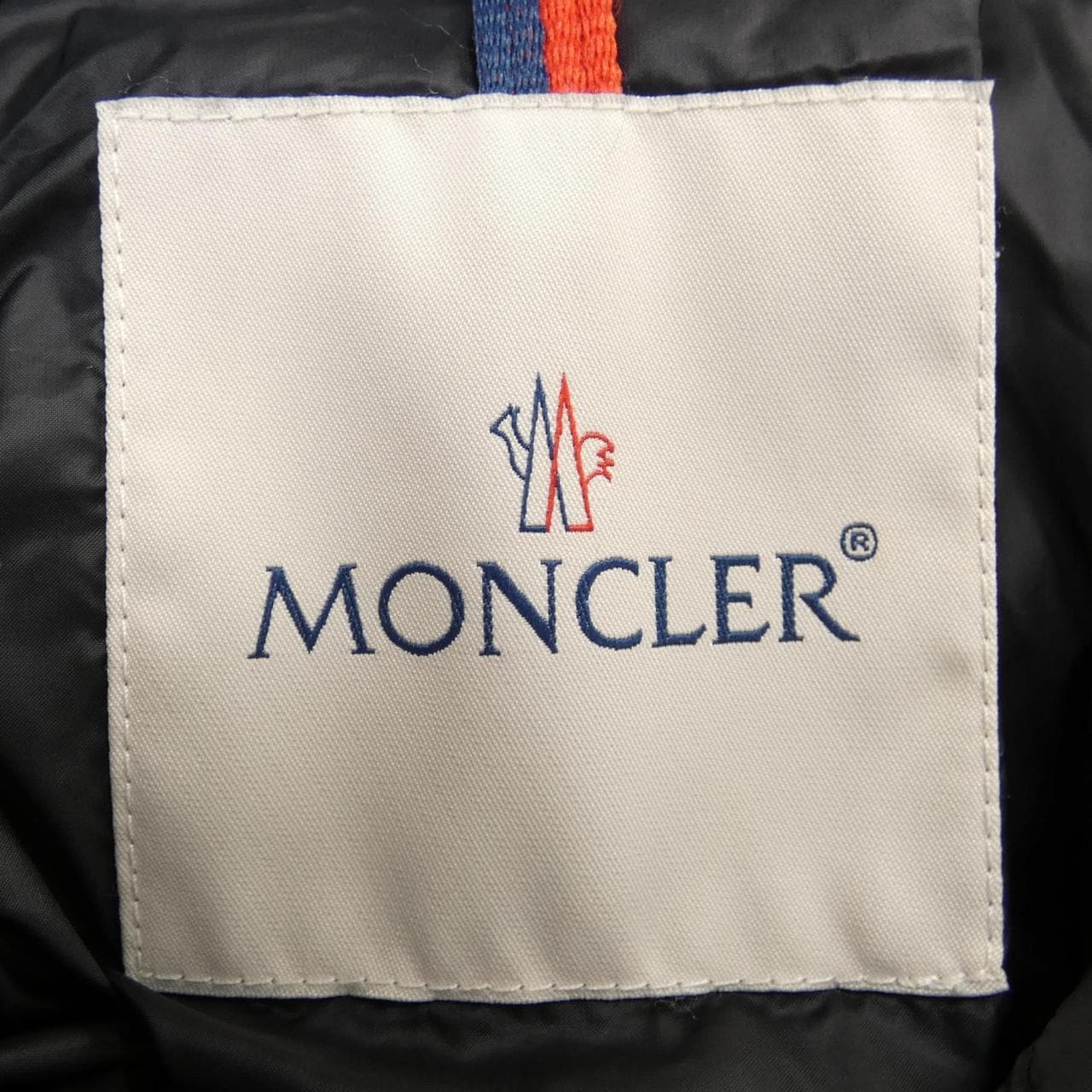 モンクレール MONCLER ダウンジャケット