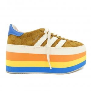 グッチ GUCCI HQ7085 GAZELLE 707873 UWV20 ADIDAS スニーカー