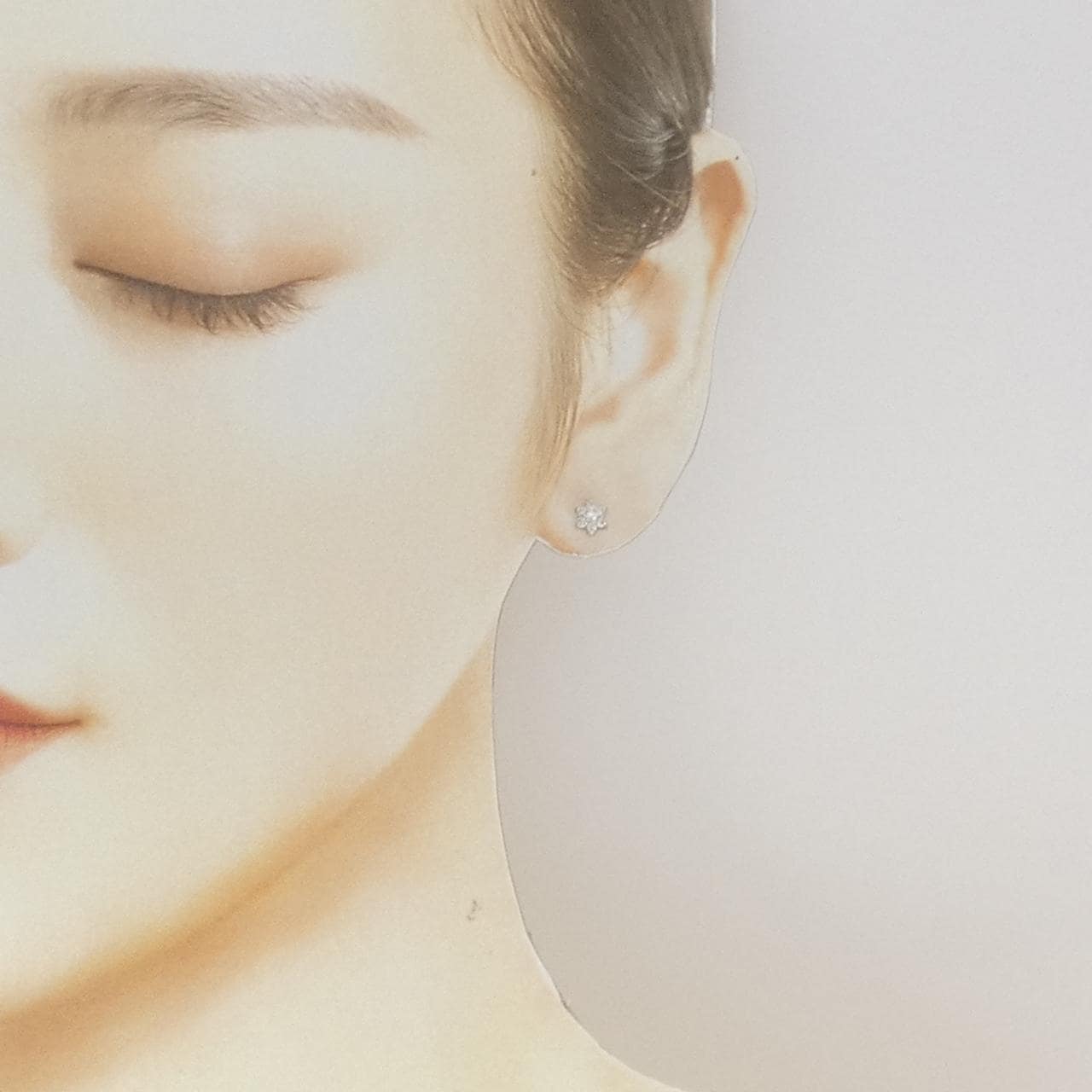 PT900 フラワー ダイヤモンド ピアス 0.30CT