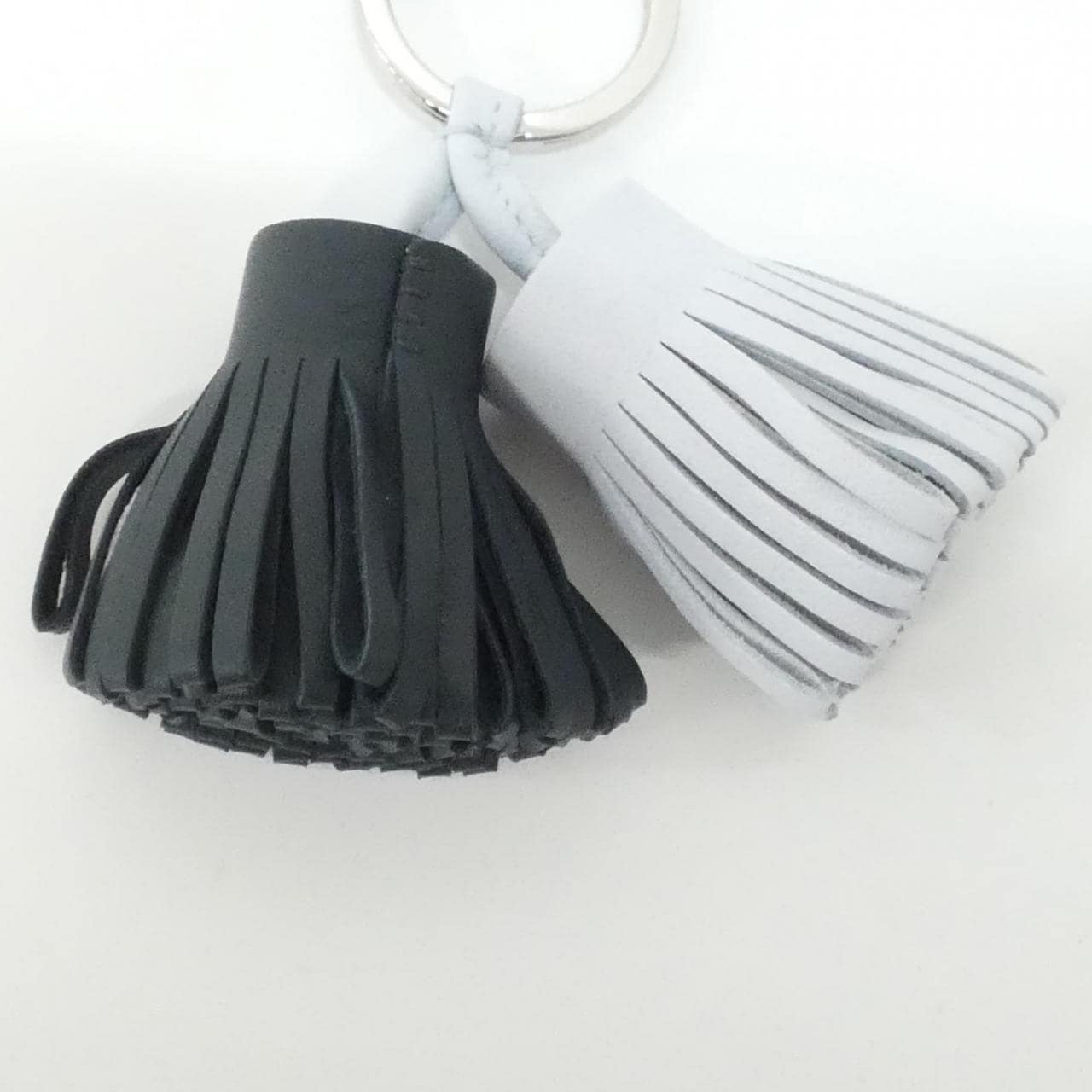 エルメス カルメン ウノドス 077895CJ キーリング