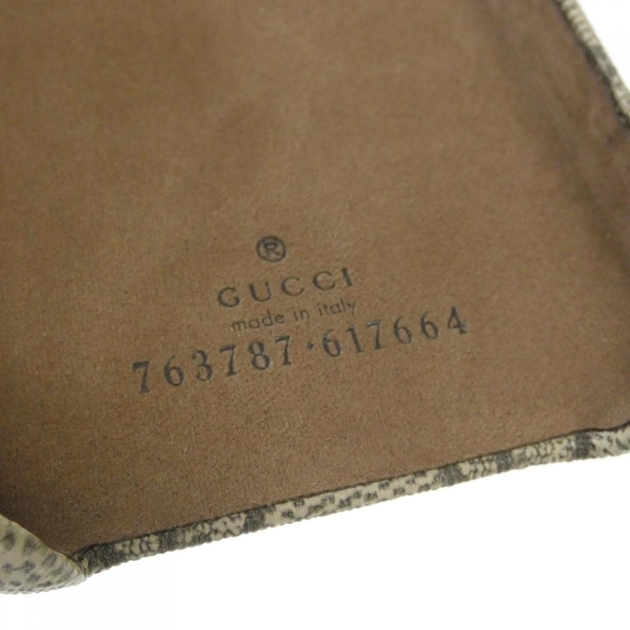 【未使用品】グッチ (IPHONE 15) 763787 KGDDG フォンケース