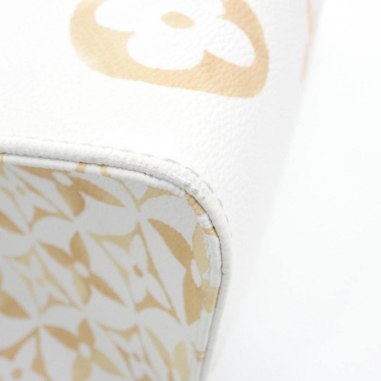 ルイヴィトン モノグラム フラワータイル(LVバイ ザ プール) オンザゴー MM M22975 バッグ