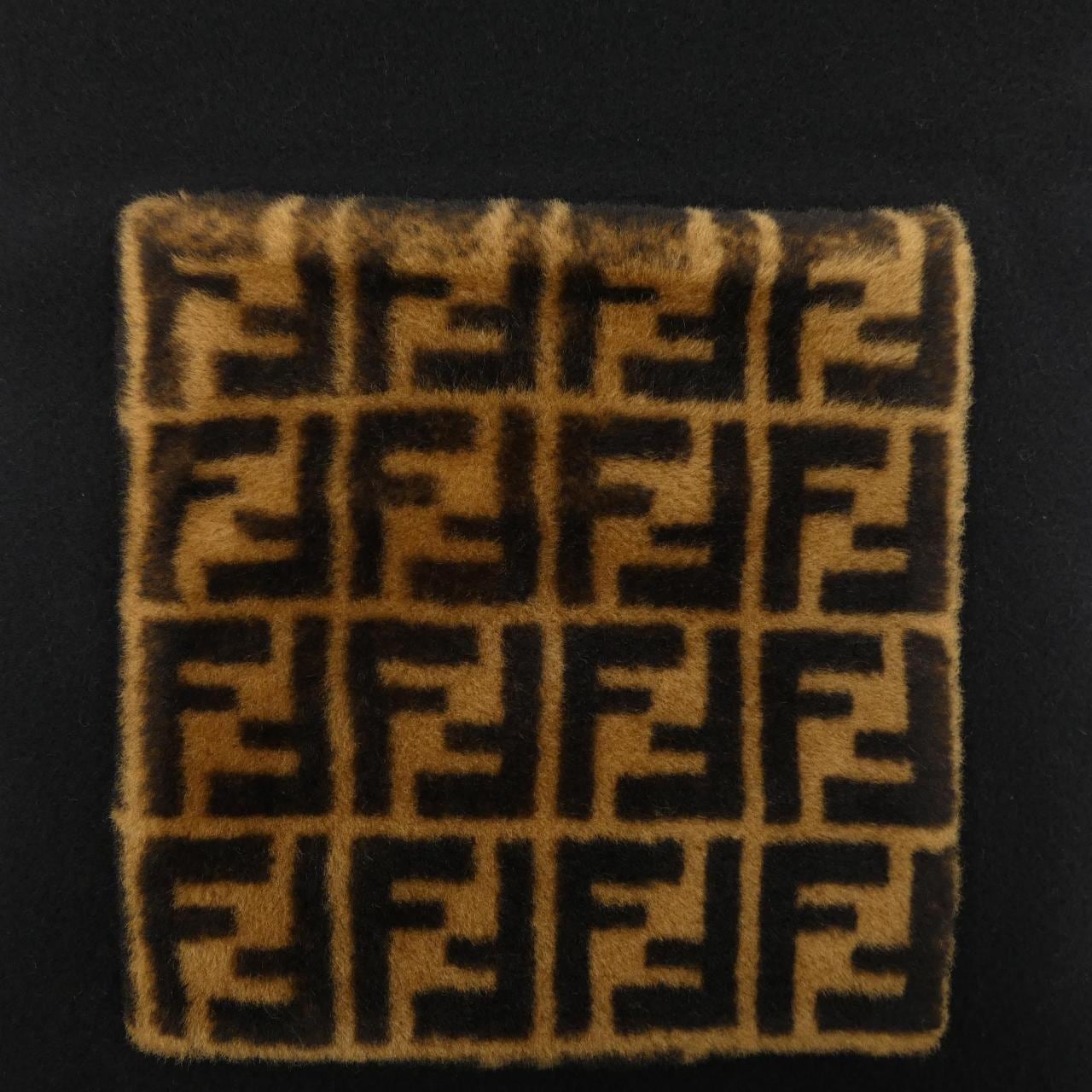 フェンディ FENDI FFプリントシアリングアップリケ FXT252 A20H MUFFLER