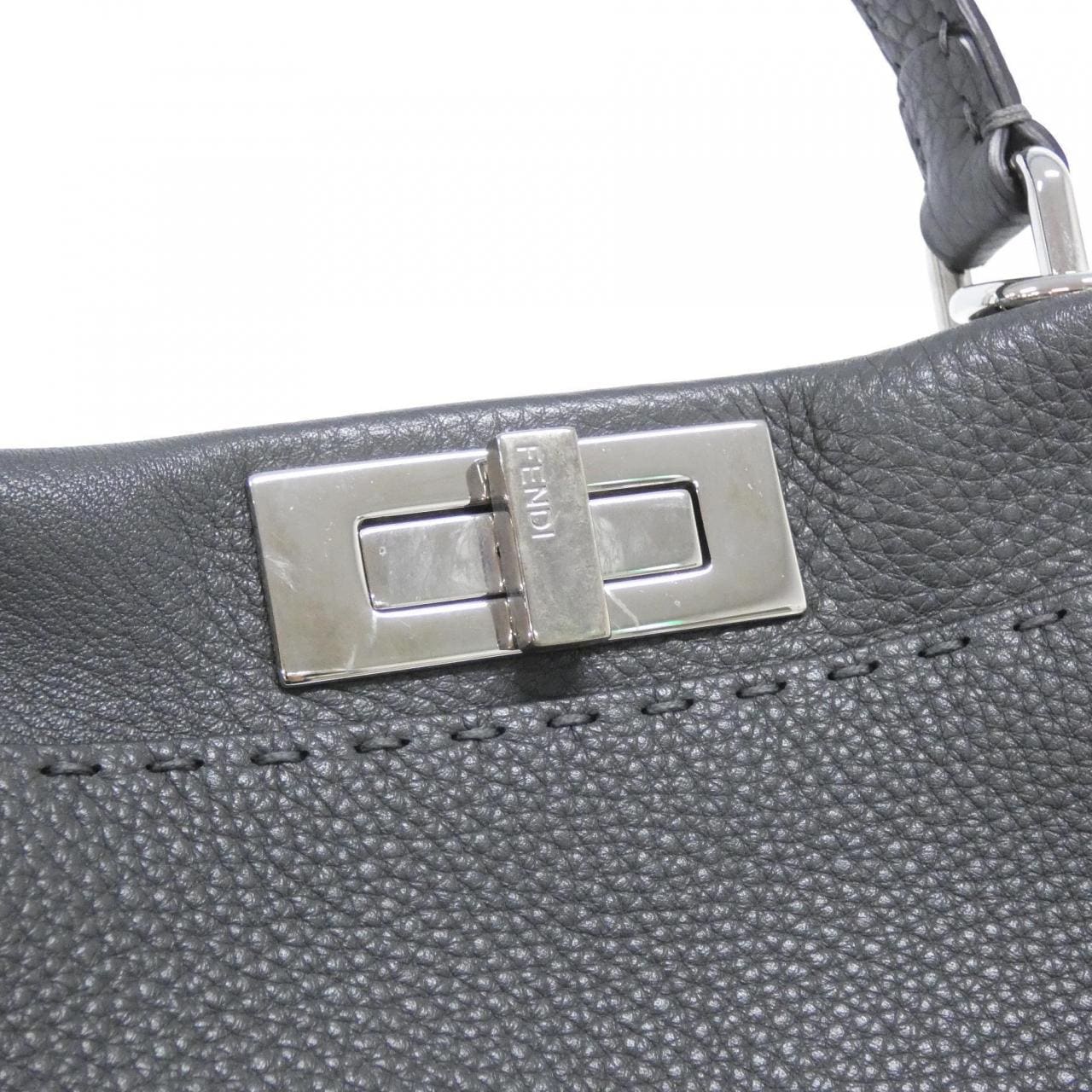 フェンディ SELLERIA ピーカブー 8BN290 Q0J バッグ