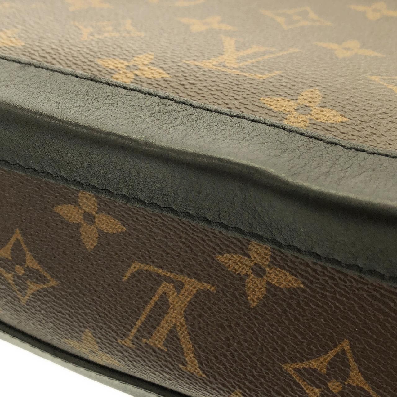 ルイヴィトン モノグラム ソーラーレイ ソフトトランク M44427 ショルダーバッグ