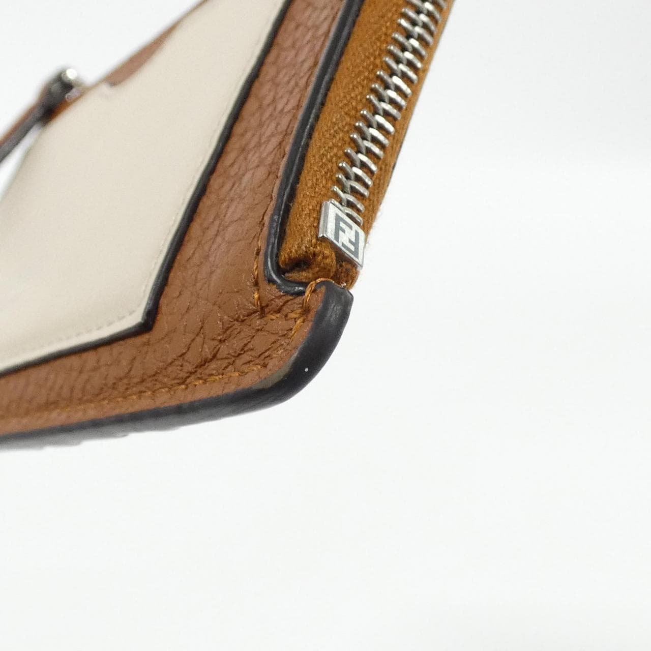 フェンディ ピーカブー 8M0489 A91B コインケース