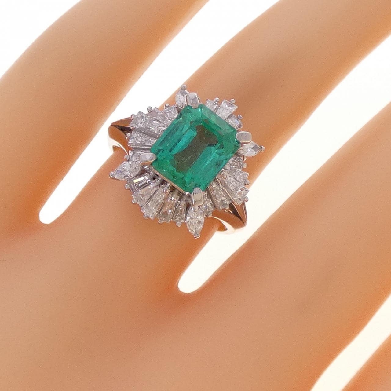 PT900 エメラルド リング 2.39CT