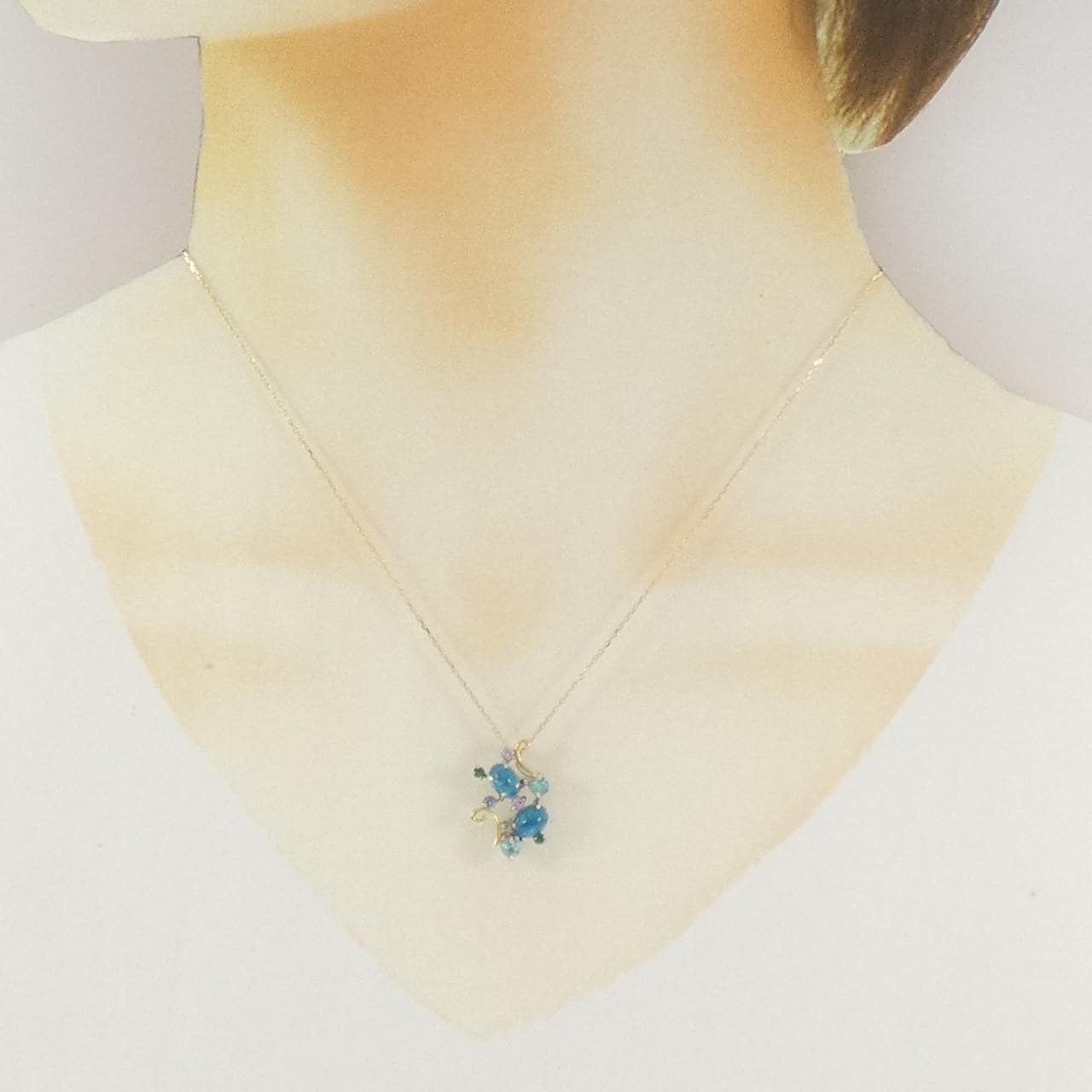 PT900/K18YG アパタイト ネックレス 1.493CT