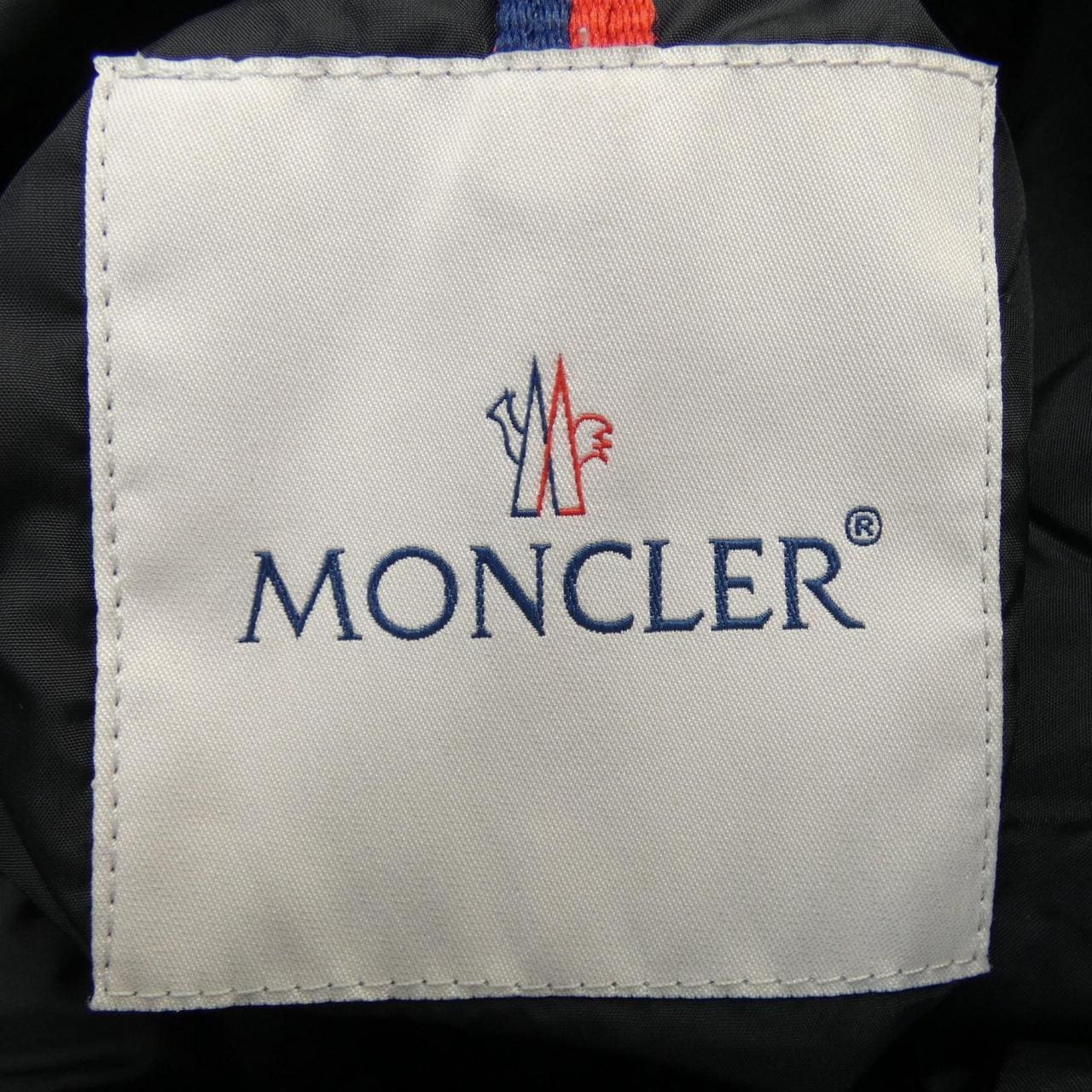 モンクレール MONCLER ダウンジャケット