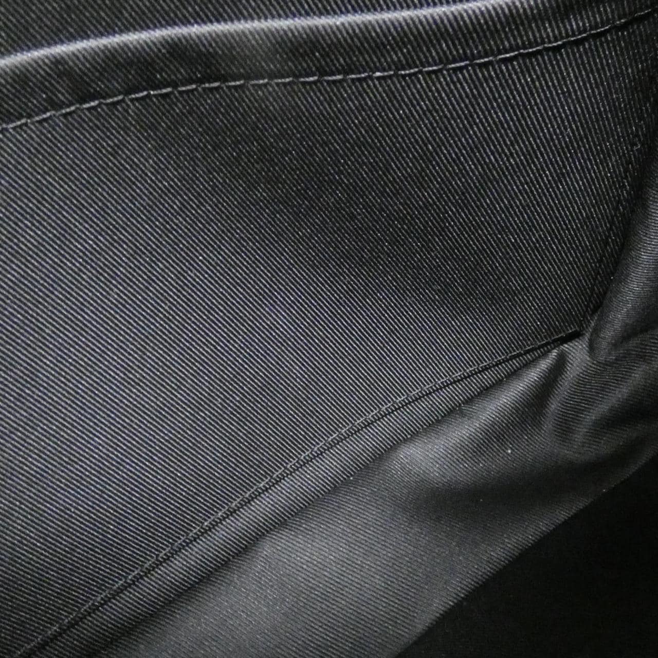 ルイヴィトン モノグラム シャドウ トリオ メッセンジャー M46602 ショルダーバッグ