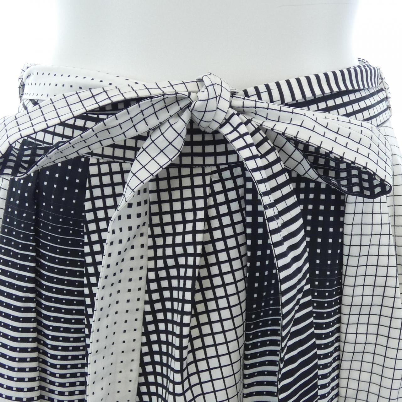 プラダ PRADA P146SG S211 1YIR スカート